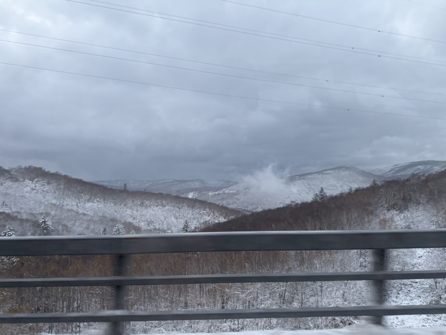 雪の積もった北海道の風景