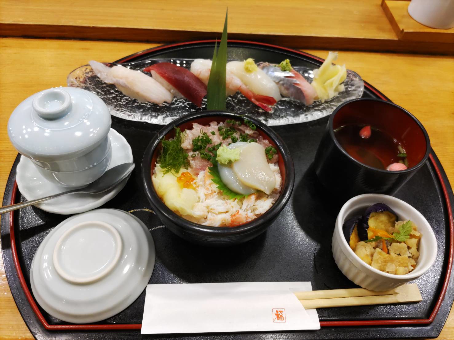 2日目、チームに分かれていただいた海鮮のお膳ランチ